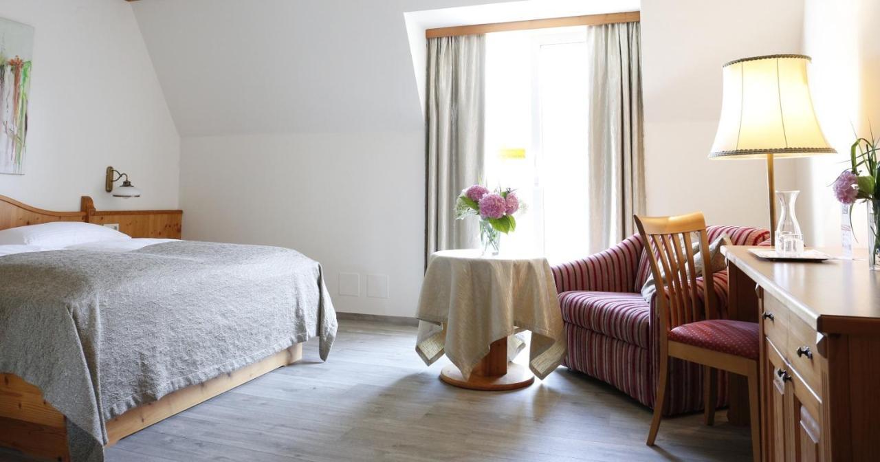 Birkenhof Gols - B & B - Wohlfuehl Hotel Mit Wochenend-Restaurant المظهر الخارجي الصورة