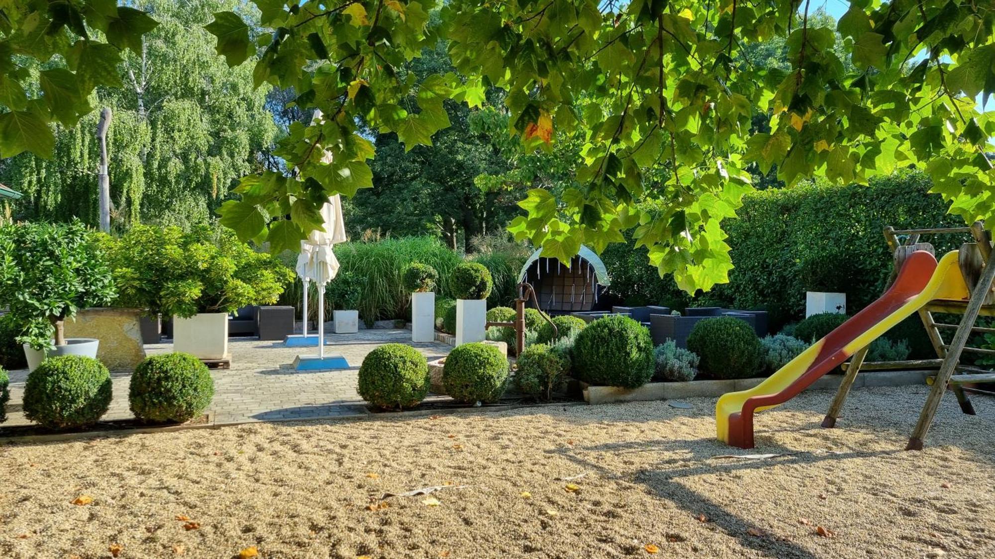 Birkenhof Gols - B & B - Wohlfuehl Hotel Mit Wochenend-Restaurant المظهر الخارجي الصورة