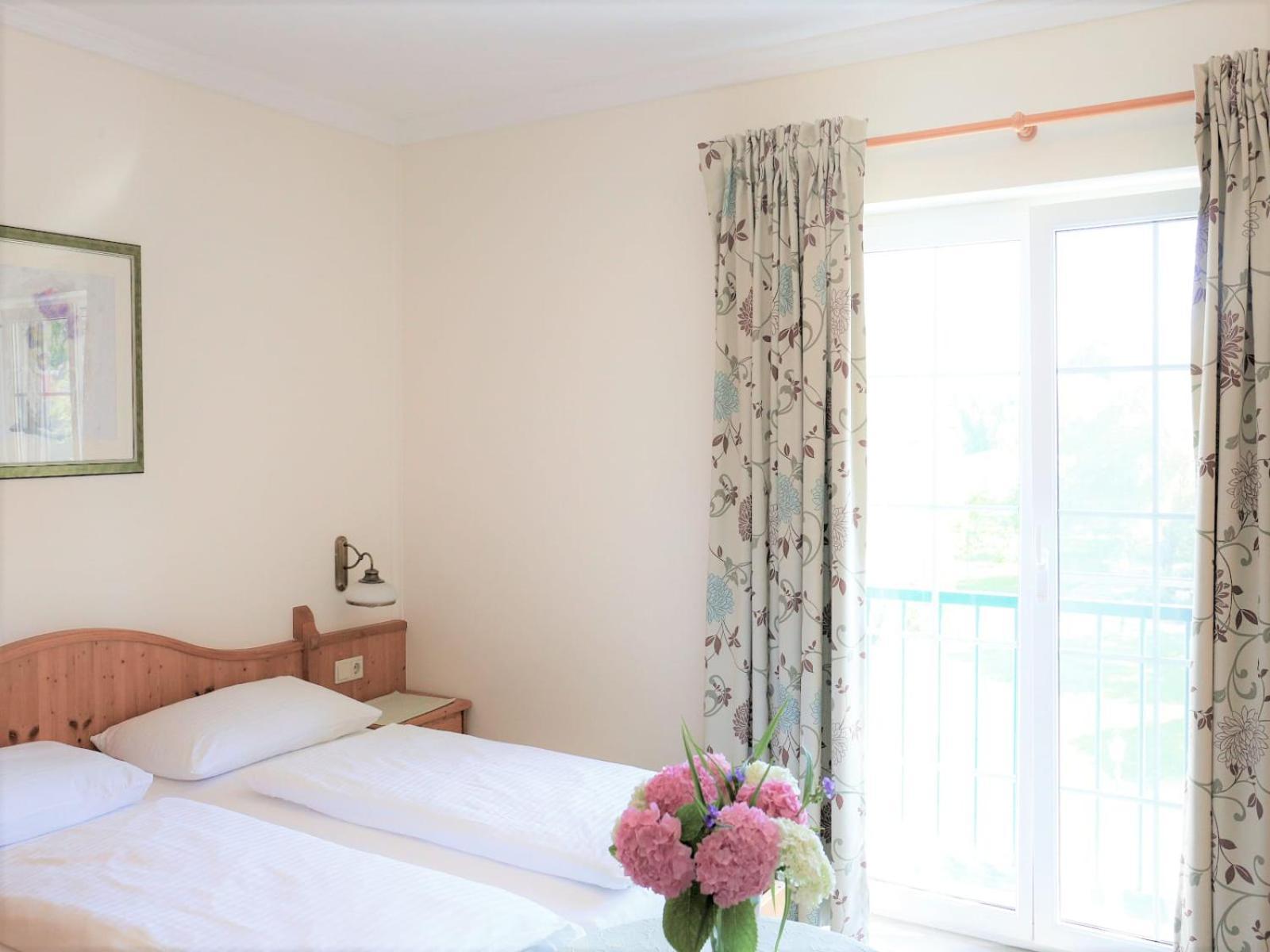Birkenhof Gols - B & B - Wohlfuehl Hotel Mit Wochenend-Restaurant المظهر الخارجي الصورة