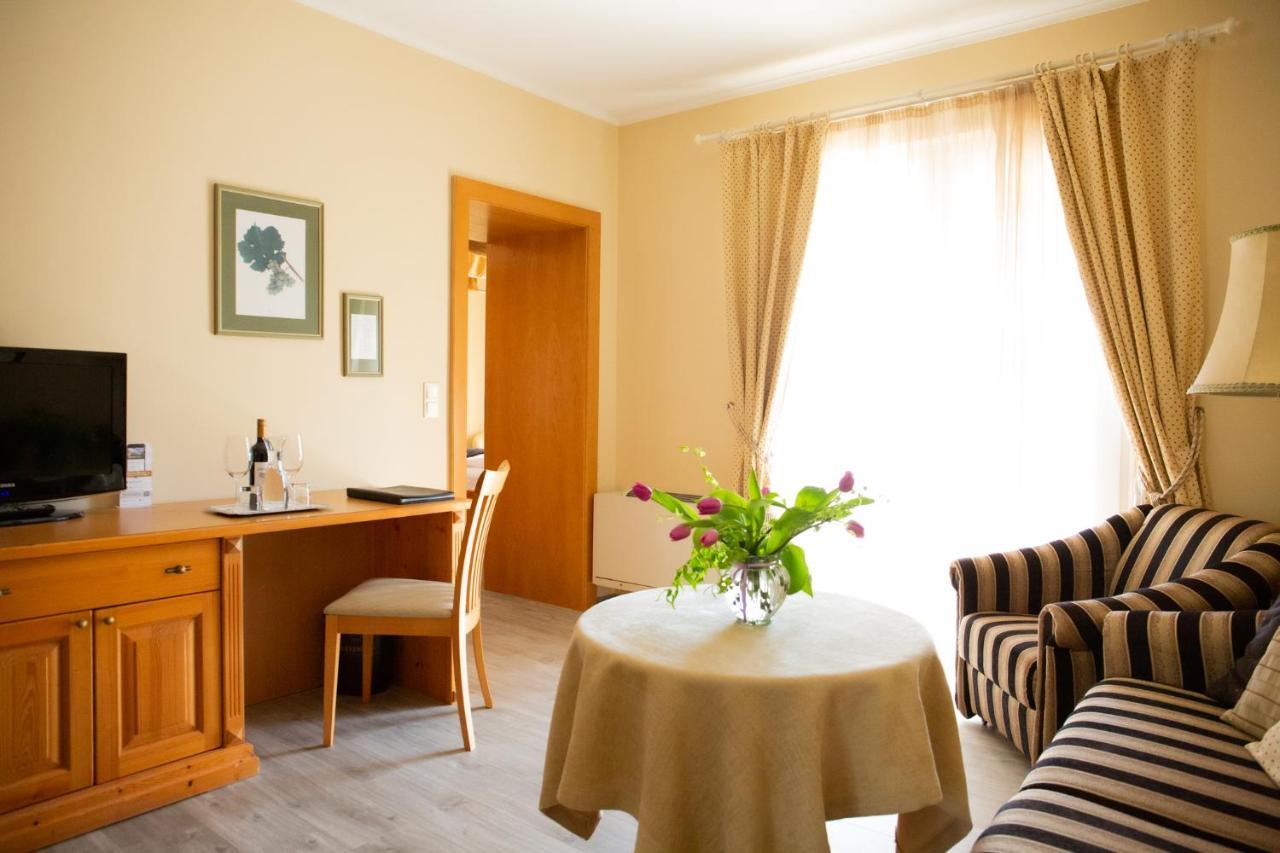 Birkenhof Gols - B & B - Wohlfuehl Hotel Mit Wochenend-Restaurant المظهر الخارجي الصورة